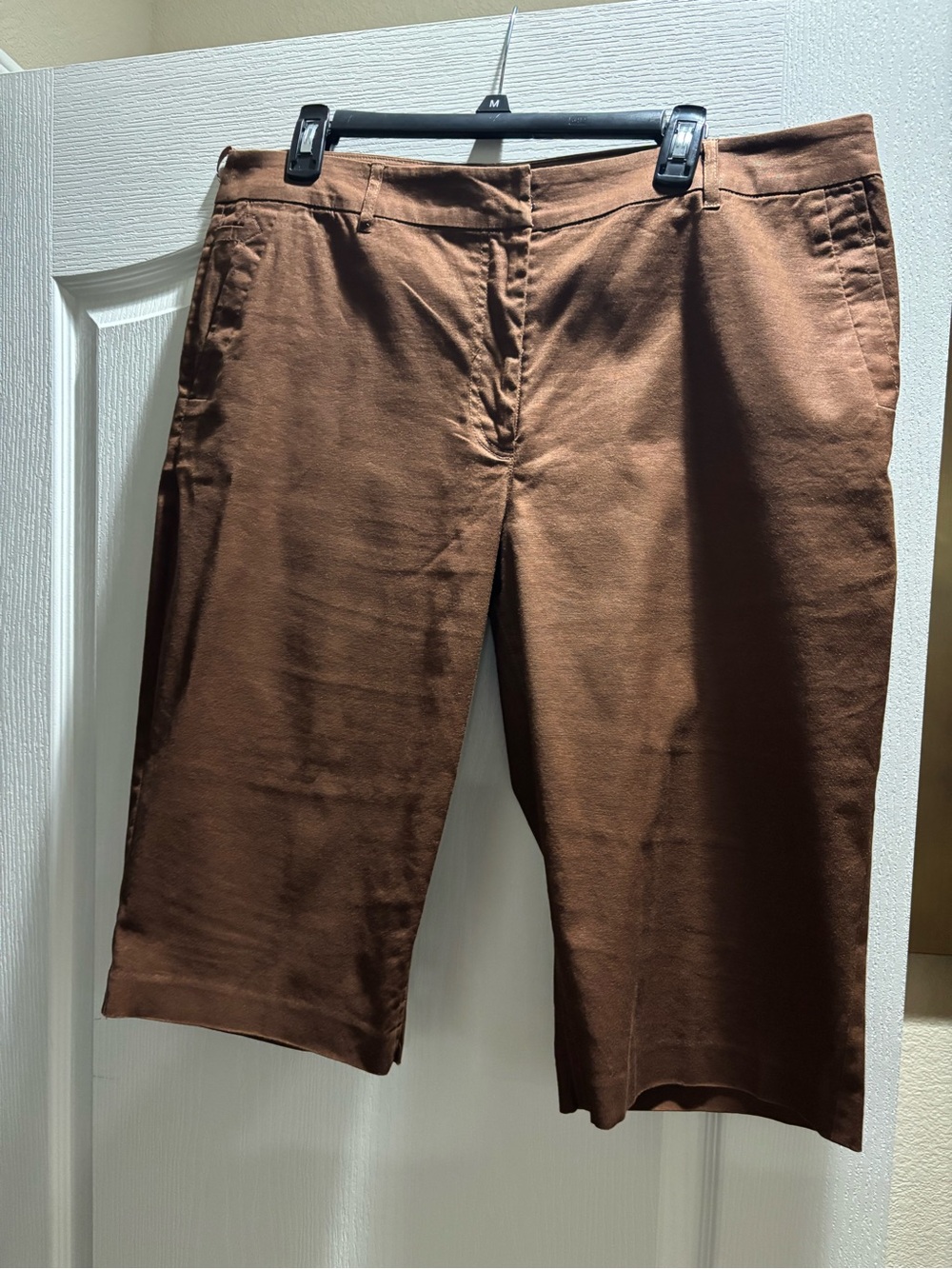Nicole Miller Brown Capri Pants